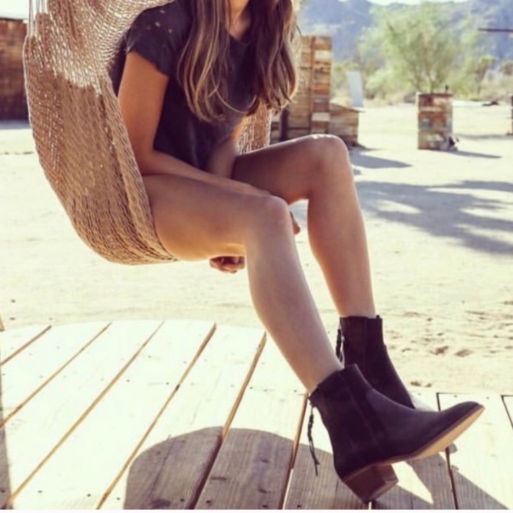 BASKE California Gunnar Suede Booties